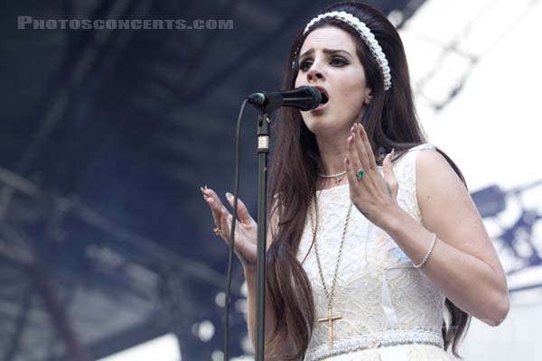 LANA DEL REY - 2012-07-01 - BELFORT - Presqu'ile du Malsaucy - Elizabeth Woolridge Grant